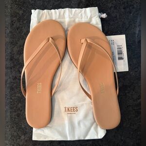 TKEES Lily Nudes size 8 in Pout. NWT.